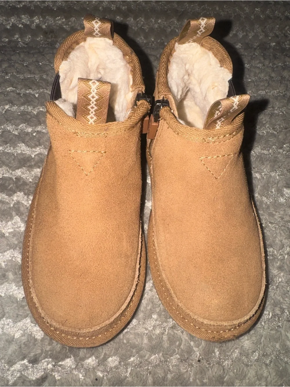 UGG Kids Chestnut Suede Fur-Lined Zip Booties
